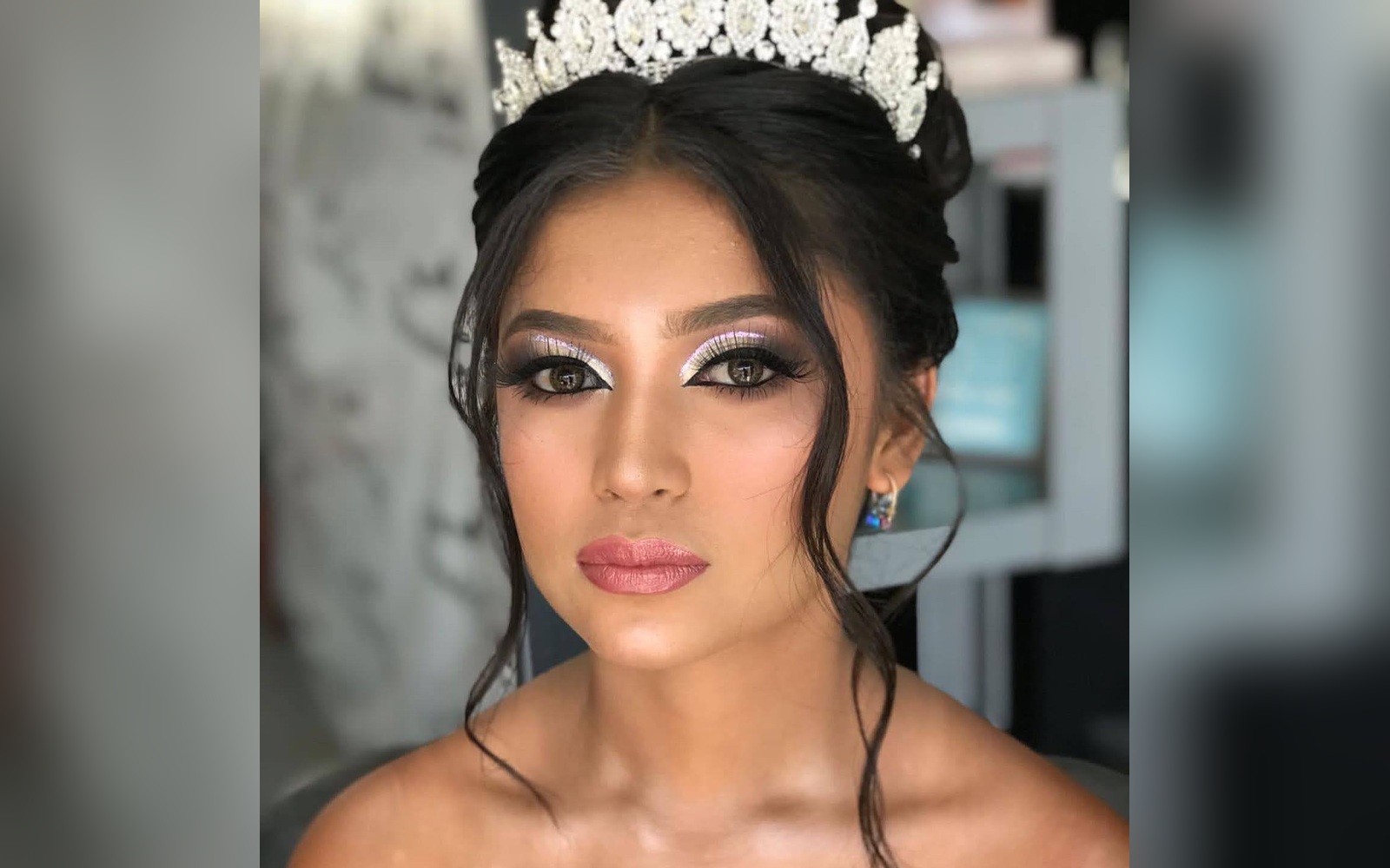 12_social_makeup_1600x1000_blur